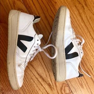 Veja v10 sneakers